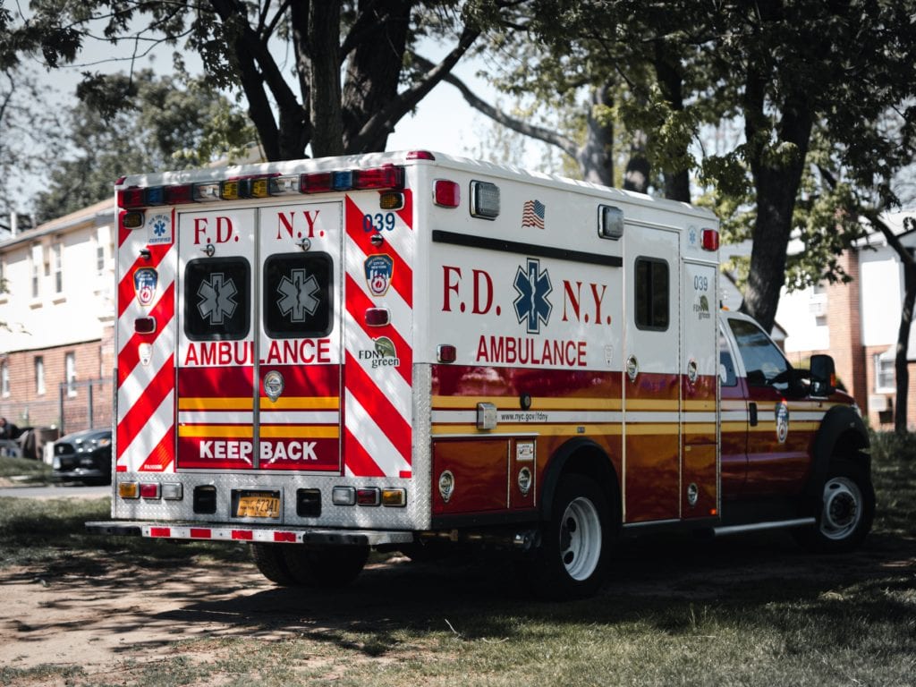 ICareHealthCare | Healthcare Advocacy | Ambulance | When To Call 911